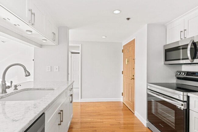 Building Photo - 127 Greyrock Pl