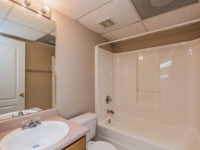 Building Photo - 6338 New Gate Dr