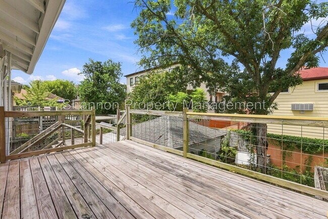 Building Photo - 1518 Ridgewood St