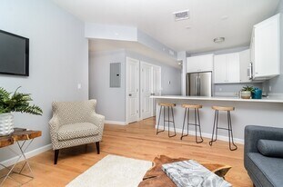 Building Photo - 172 Kimball Ave