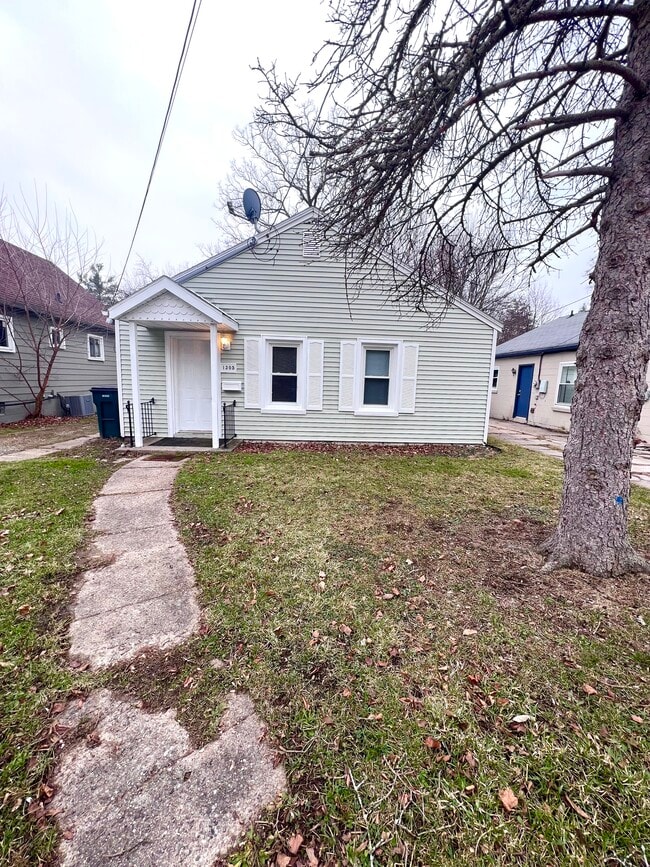 Primary Photo - 1305 Maryland Ave
