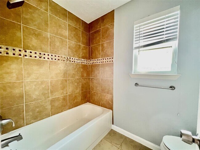 Building Photo - 11407 Briar Rose Dr