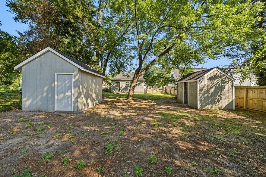 Building Photo - 1407 Rhode Island Ave