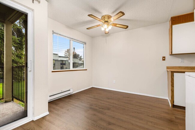 Building Photo - 2020 Grant Ave S