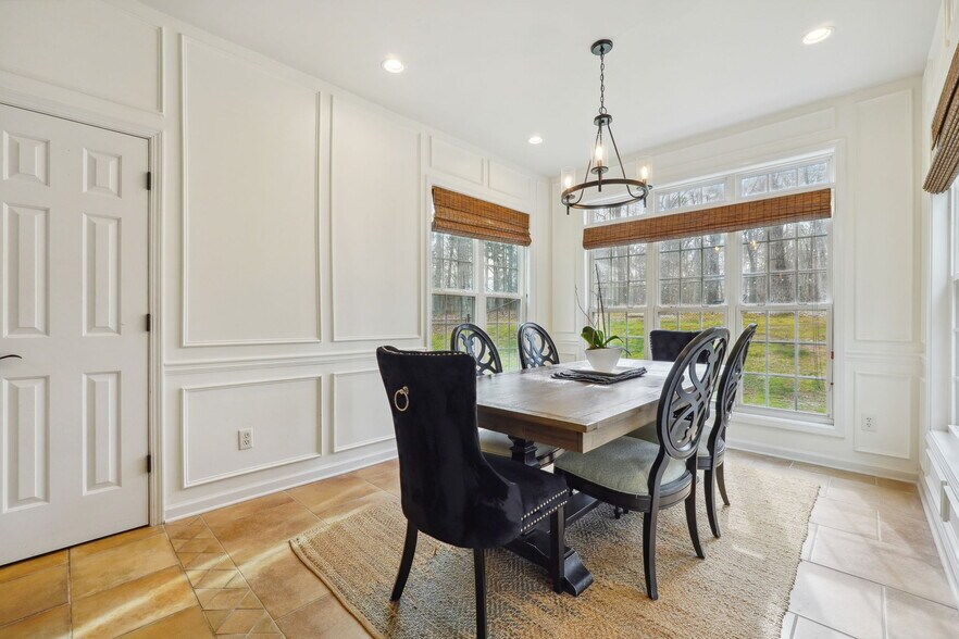 Building Photo - 135 Farr Lake Dr