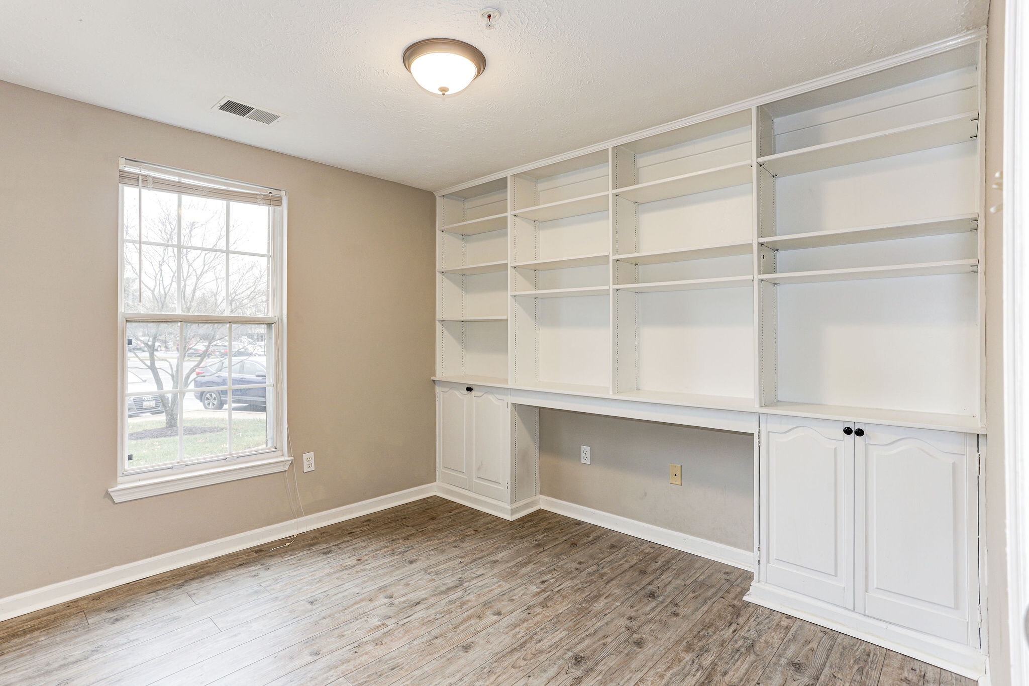 Building Photo - 624 Jupiter Hills Court