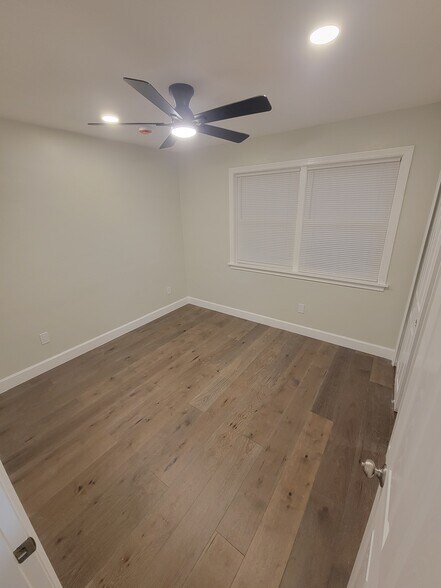 Building Photo - 611 Tanglewood St