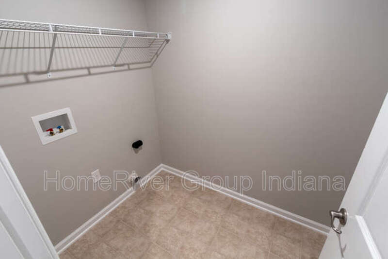 Building Photo - 10439 Long Branch Dr