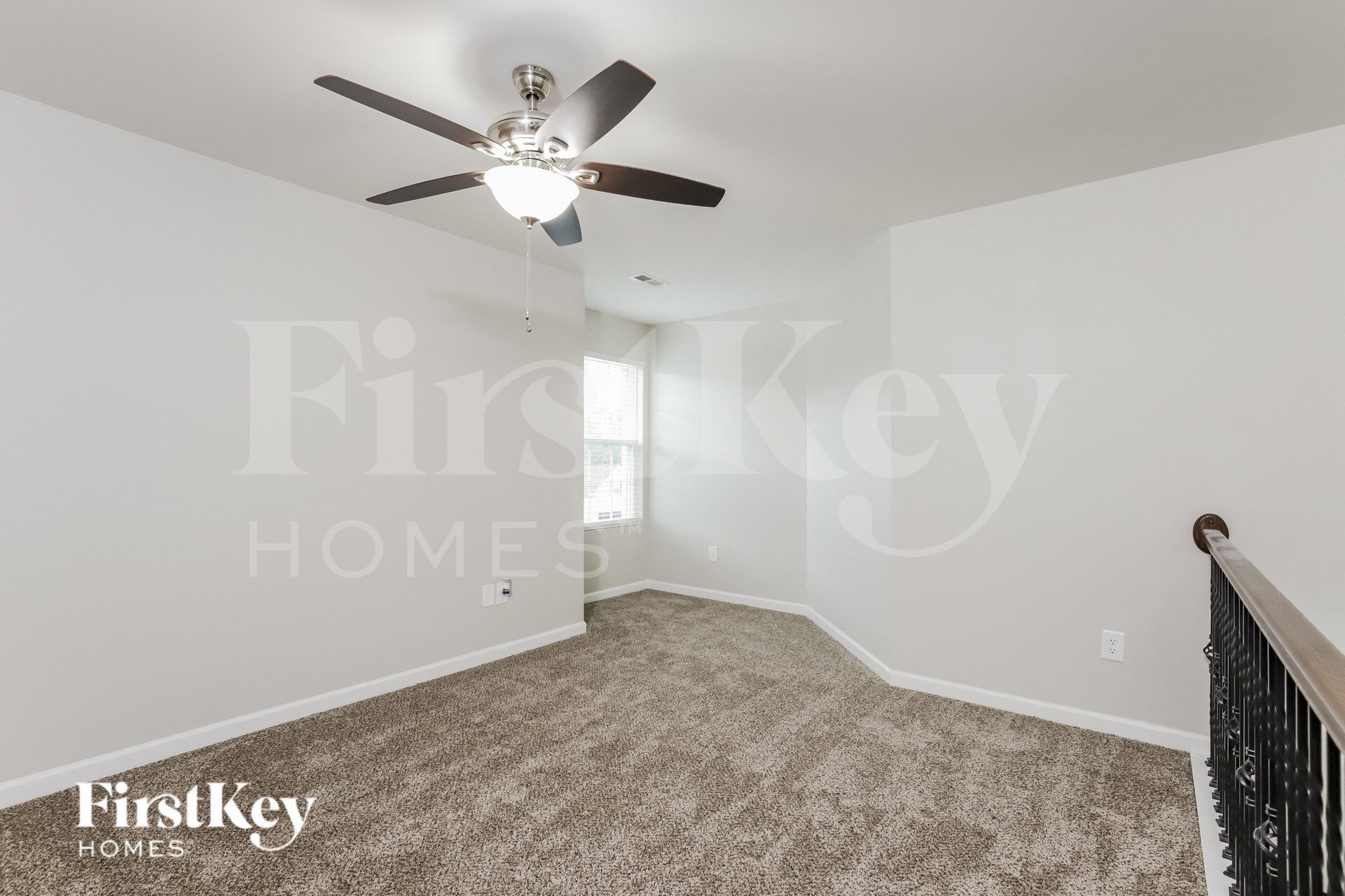 Building Photo - 3505 Panarama Dr