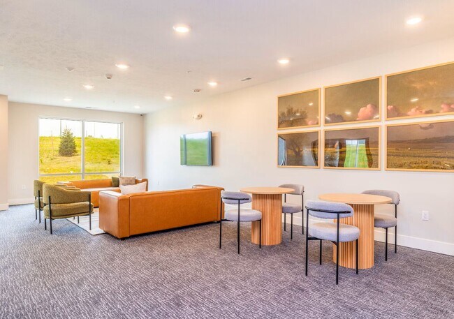 Building Photo - Vervain 1 Bedroom + Den A