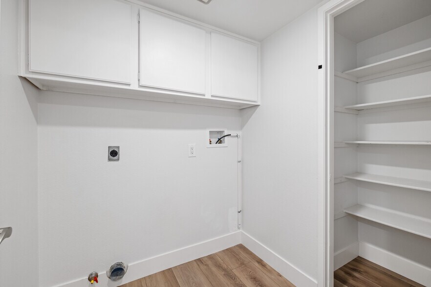 Building Photo - 25702 Seaside Dr