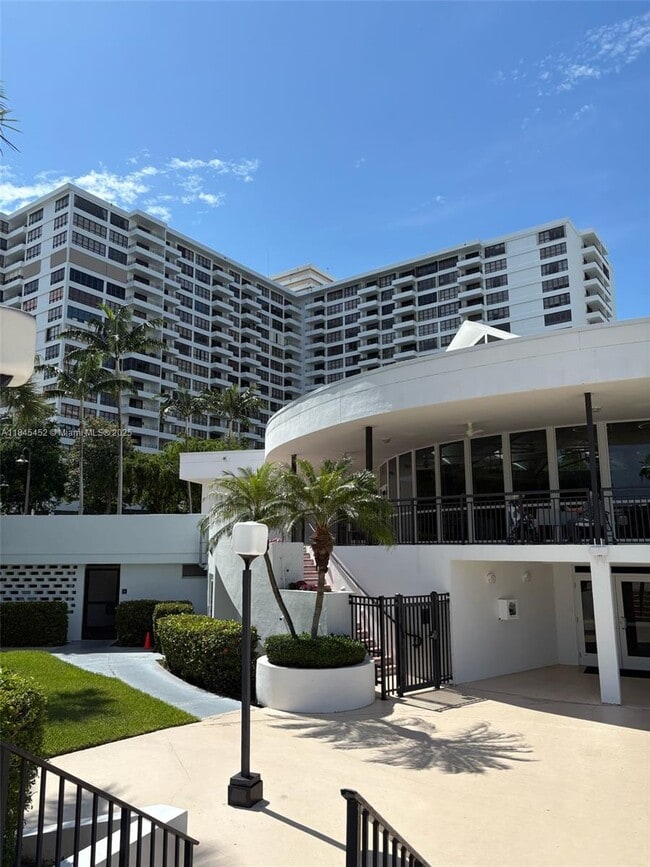 Building Photo - 600 Three Islands Boulevard