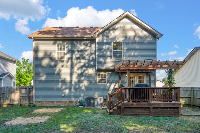 Building Photo - 420 N Magnolia Dr