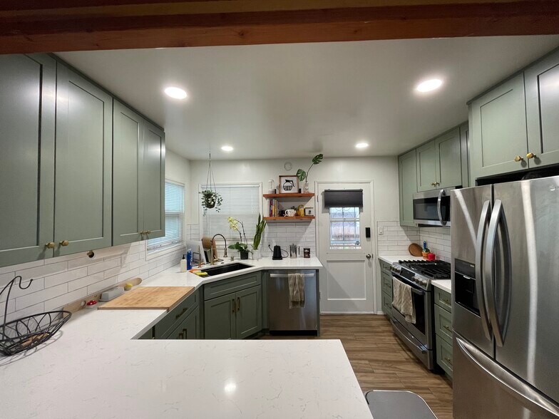 Building Photo - 6740 Amherst St