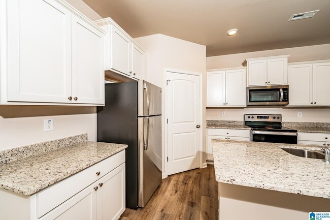 Building Photo - 5630 Post Oak Trl