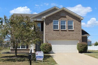 Building Photo - Now Available! Spacious 3 BR in Avon Schools