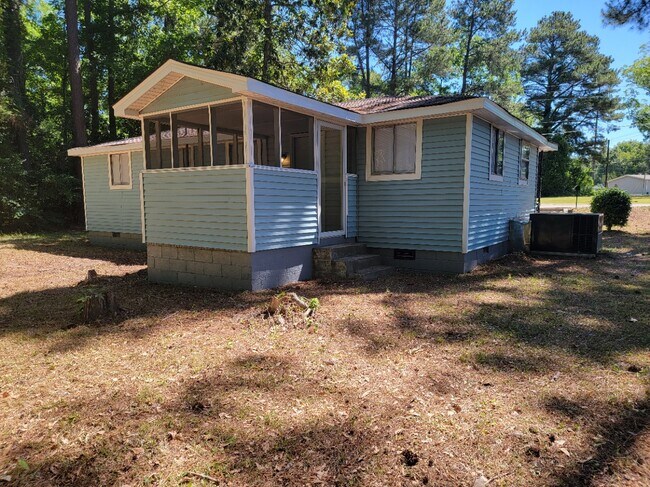 Building Photo - 596 Fredrick St