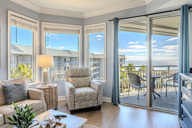 Building Photo - 10 N Forest Beach Dr