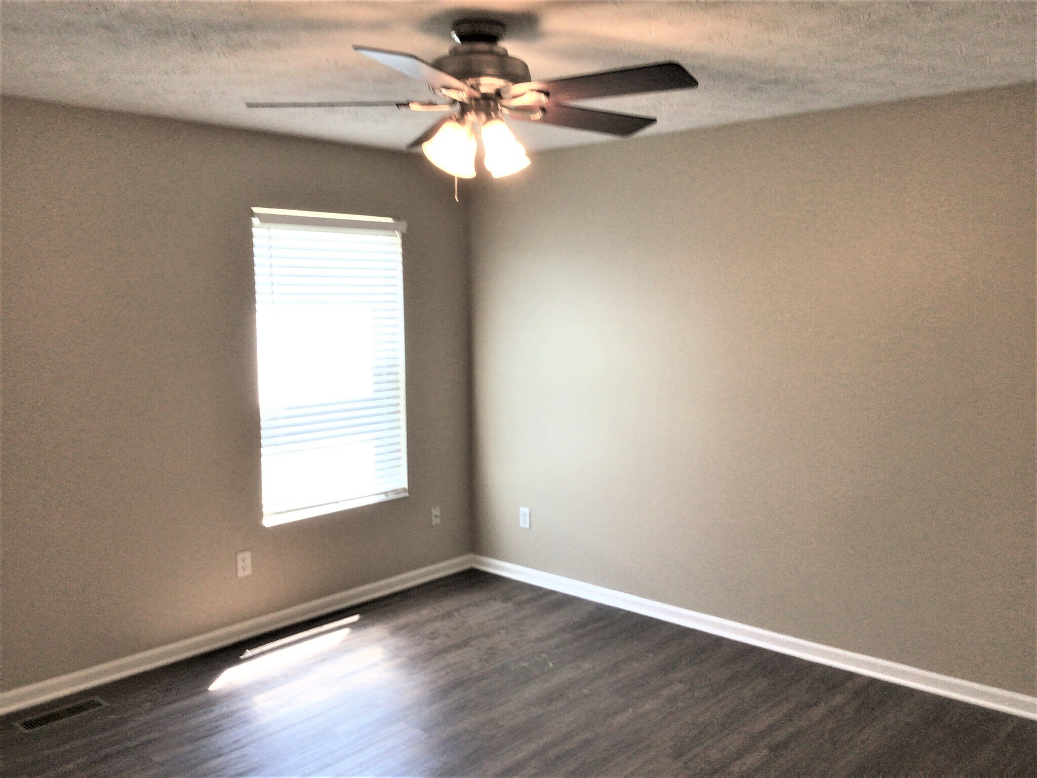 Building Photo - 221 Choctaw Cir