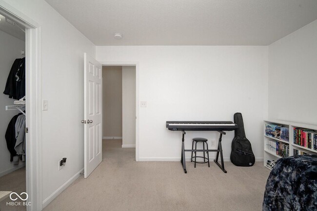 Building Photo - Spacious 4-Bedroom Home with Walk-In Closet & Community Pool in Greenwood