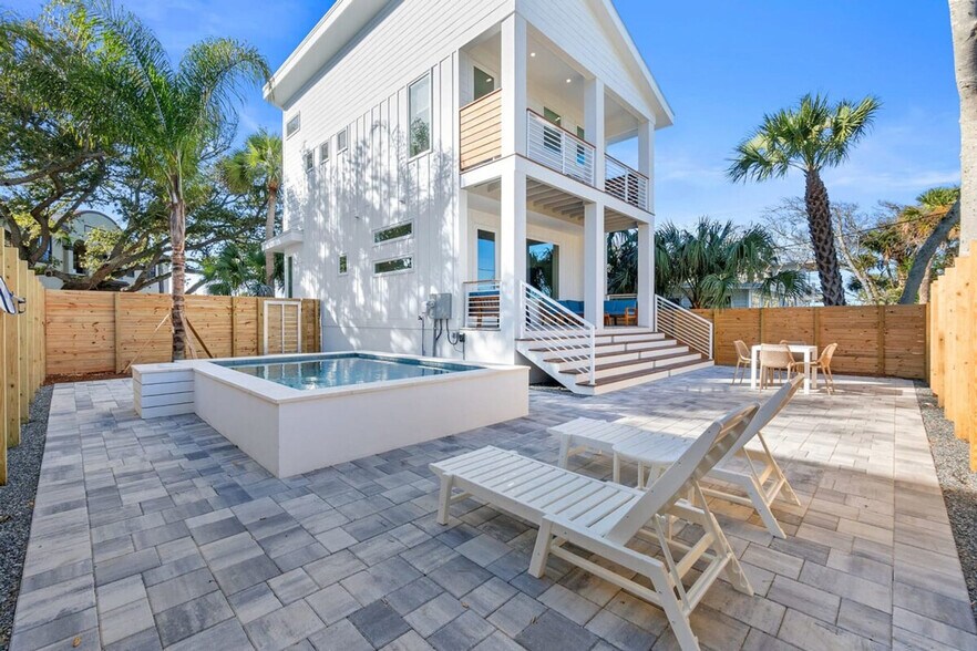 Building Photo - 2A Sanchez Cove