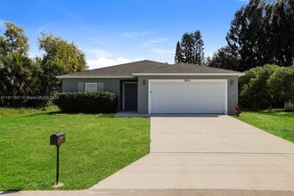 Building Photo - 3611 SW San Benito St