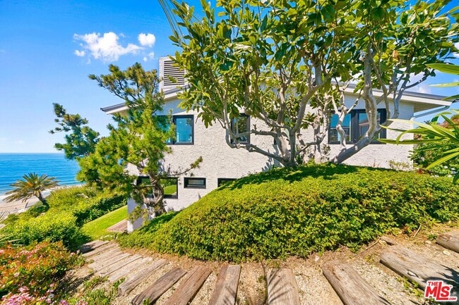 Building Photo - 6817 Seawatch Ln