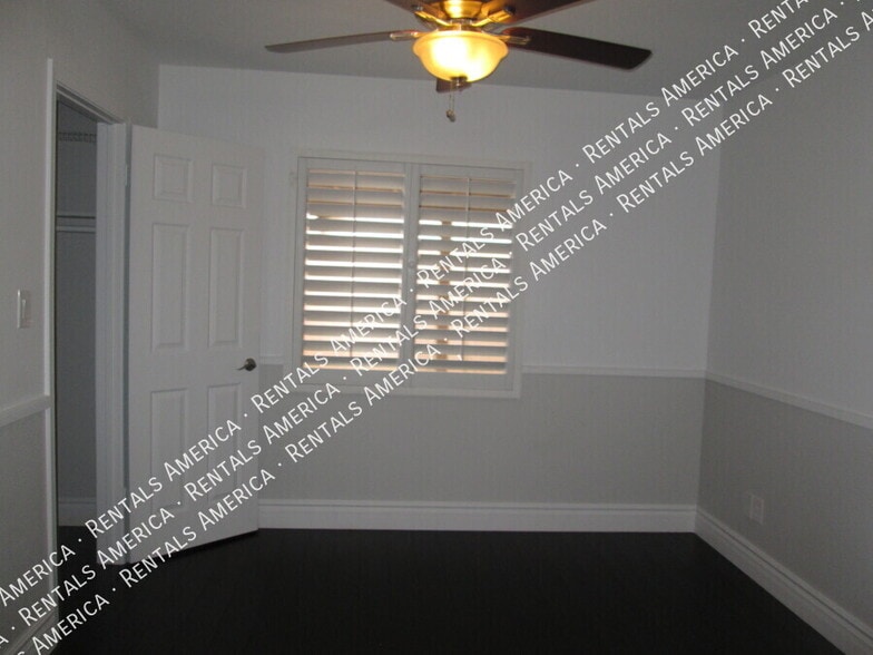 Building Photo - 5144 E Carolina Dr