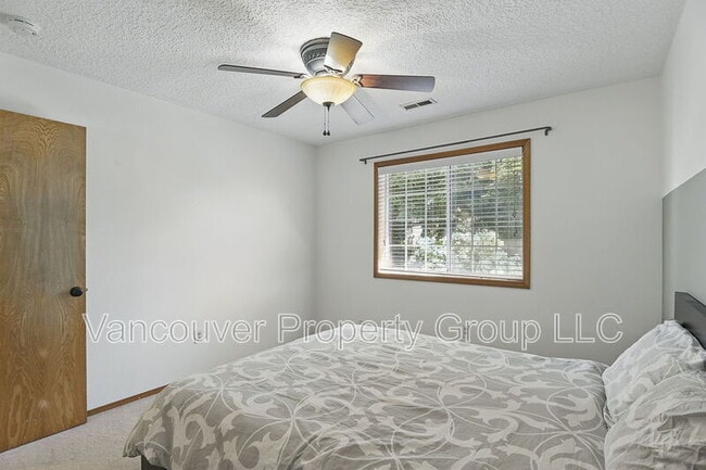 Building Photo - 10711 NE 31st Ave