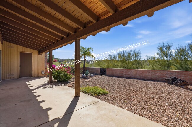 Building Photo - 5810 E Chiricahua Trail