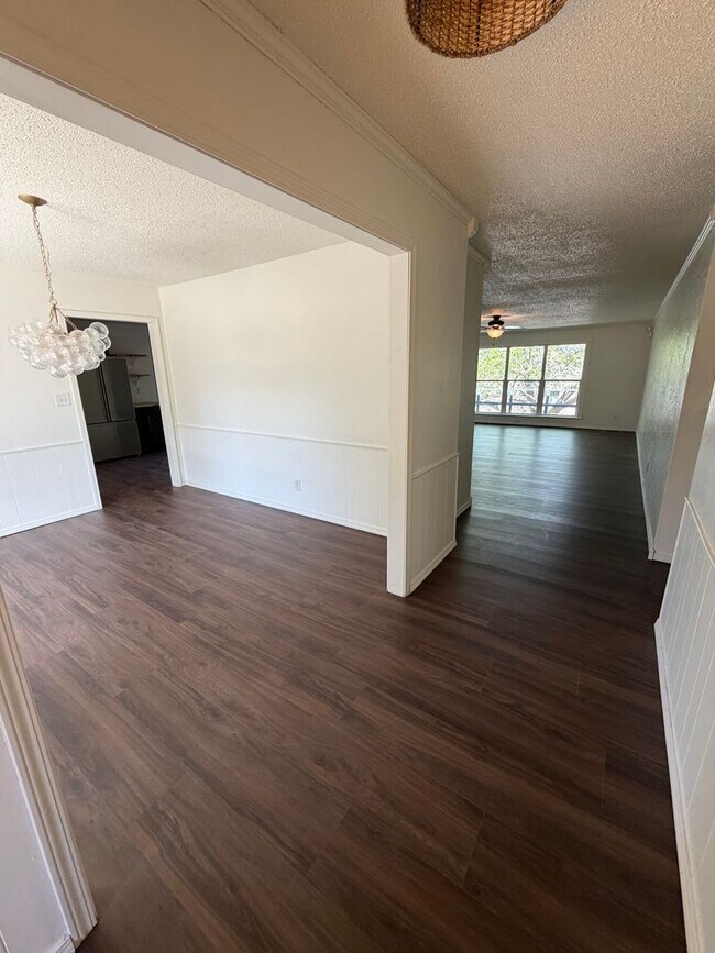 Building Photo - Spacious 4 Bed Home in Prime Claremore Location