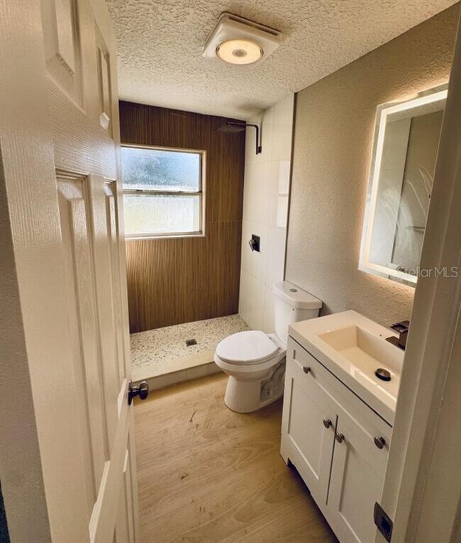 Building Photo - 4910 Huppel Ave