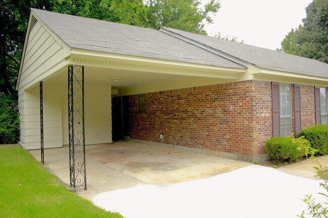 Building Photo - 3729 Village Oak Cove