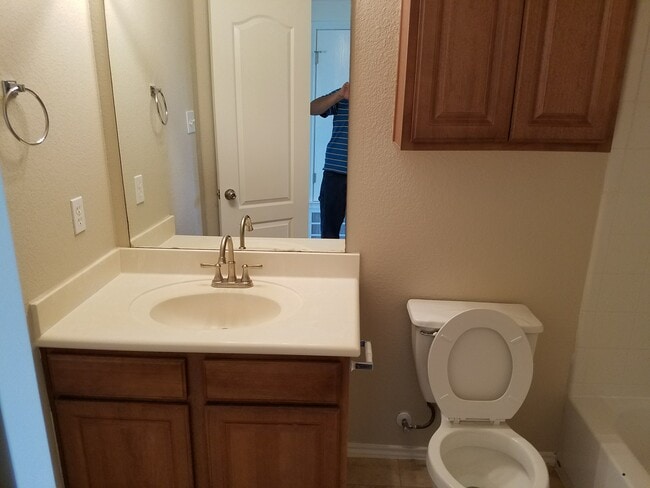 Building Photo - 3608 Savage Springs Dr