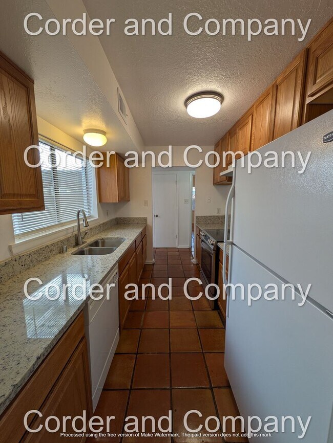 Building Photo - Spacious and naturally lit 4 Bathroom, 2 Bathroom, 2 Car Garage Home at 1,933 Sq Ft.