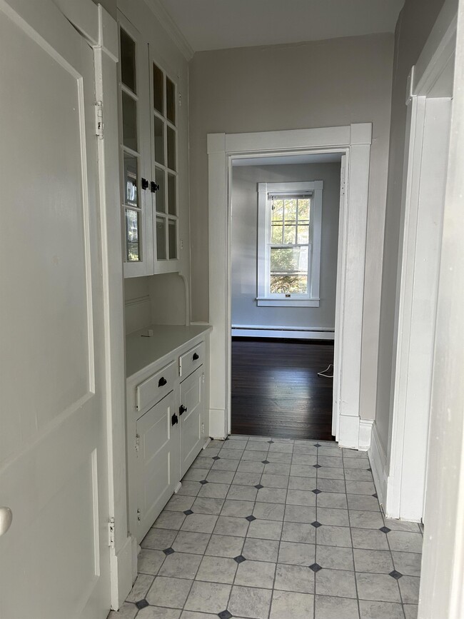 Building Photo - 1731 Valley Ave