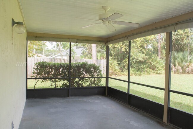 Building Photo - Updated 3/2. Great Location