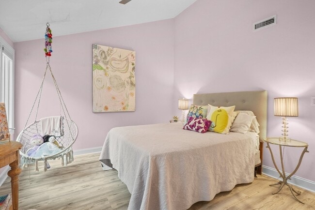 Building Photo - 115 Mill Pond