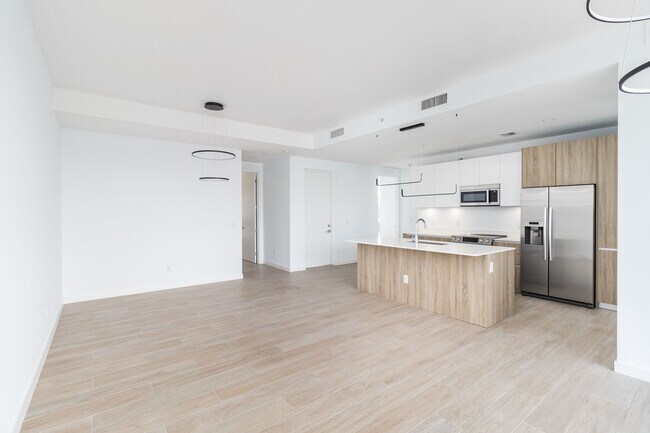 Building Photo - 545 SW 11th St