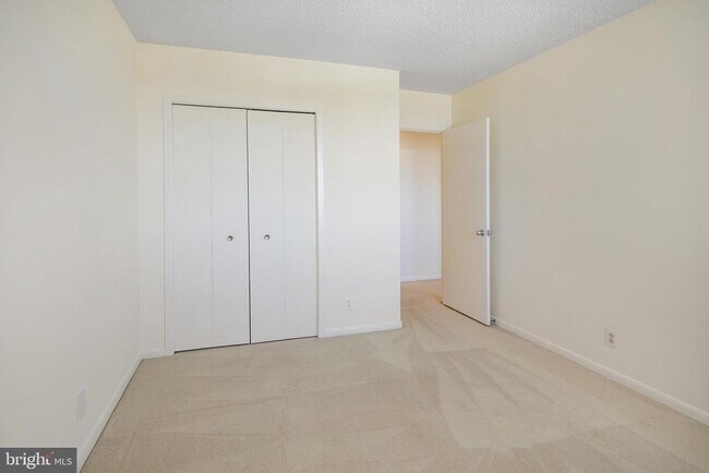 Building Photo - 5505 Seminary Rd