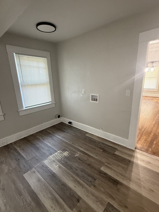 Building Photo - 729 80th Pl S