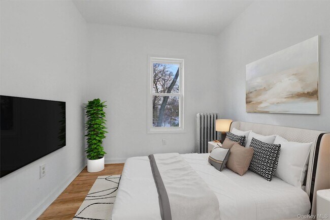 Building Photo - 457 1st St