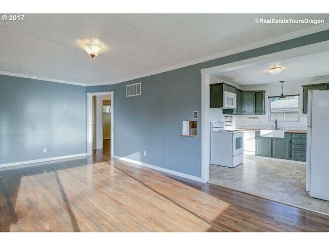Building Photo - Adorable Cottage in SE Portland
