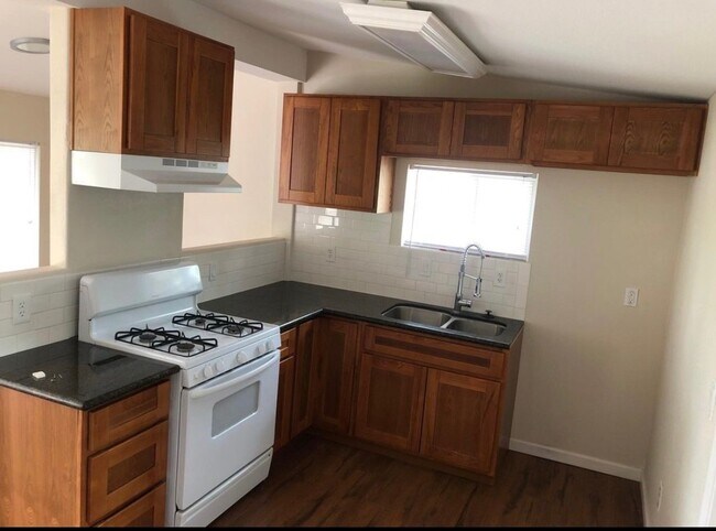 Building Photo - 5404 Rockwell Dr