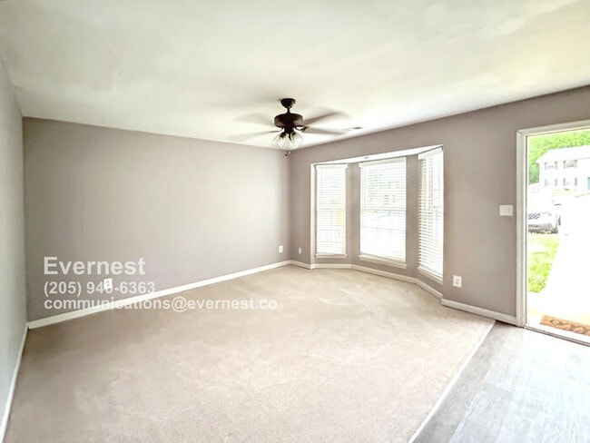 Building Photo - Comfortable and Convenient 3-Bedroom Townh...