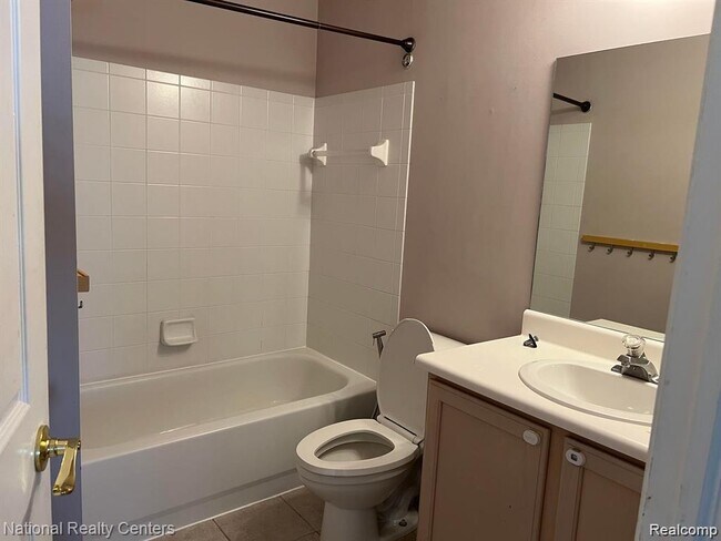 Building Photo - 41827 Yeats Dr