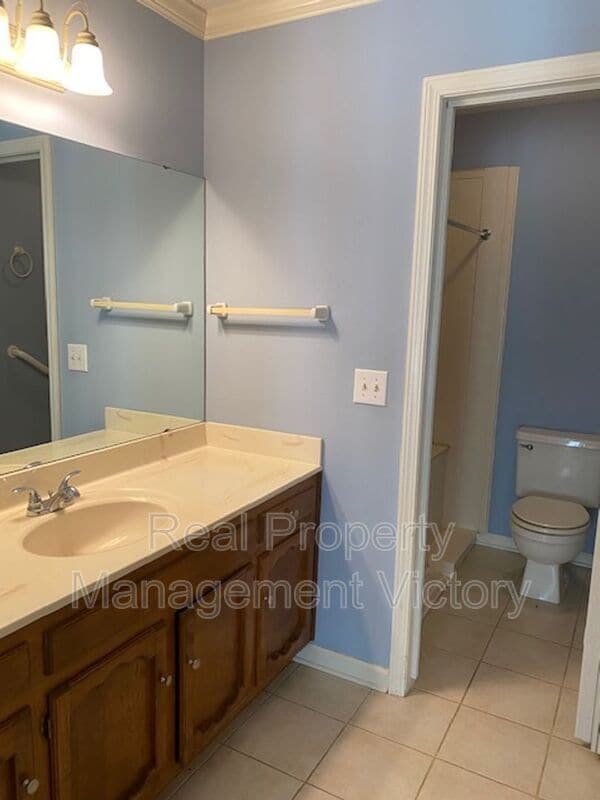 Building Photo - 3439 Wildewood Dr