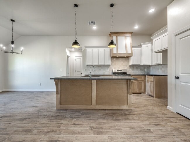 Building Photo - New Home in Azalea Farms!