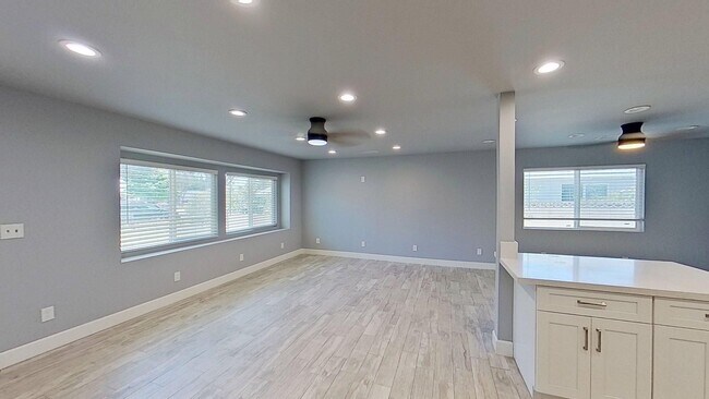 Building Photo - 13922 Heidi St