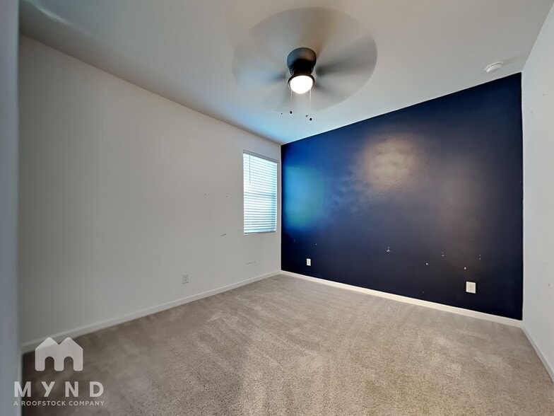 Building Photo - 9220 N 174th Ln